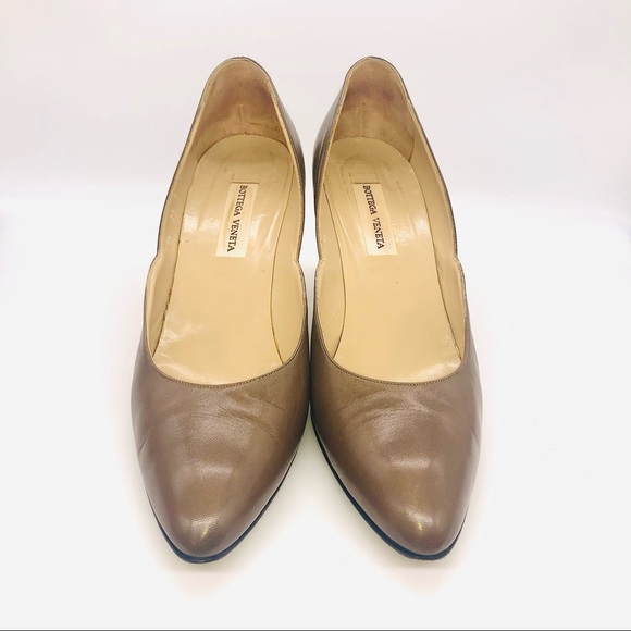 Bottega Veneta Leather Pumps 9 EUC